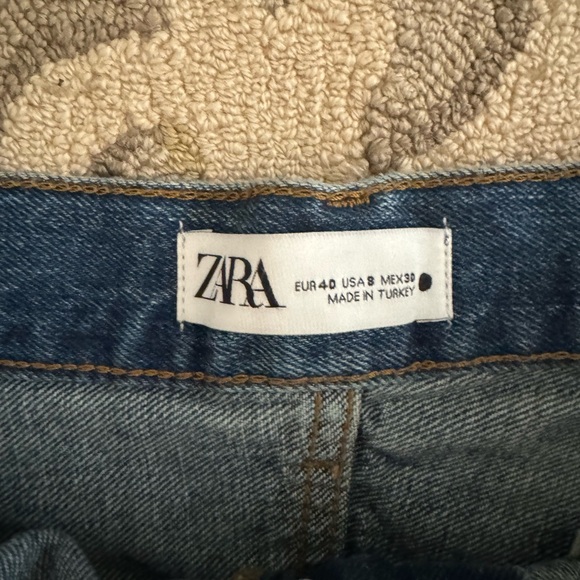 Zara full length loose fit wide leg jeans in faded wash. Size 8. - Picture 5 of 6